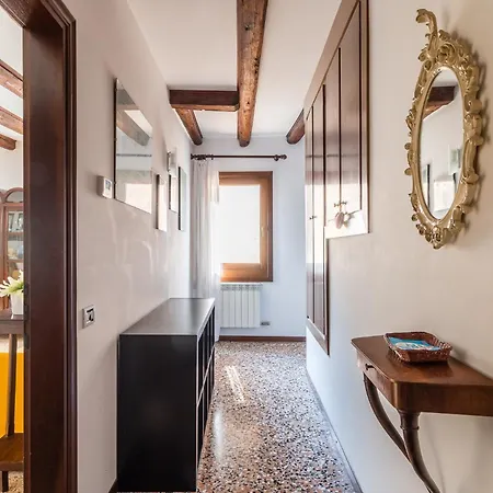 Vivaldi Apartment Venice Room photo