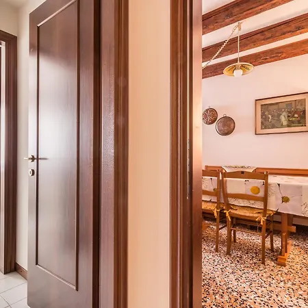 Vivaldi Apartment Venice Room photo
